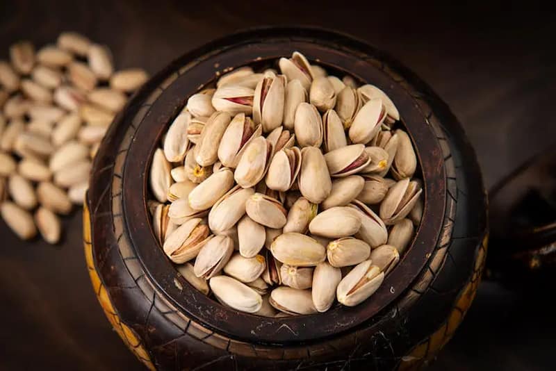 پسته اکبری دستچین خام گزینه‌ای عالی برای آجیل تشریفاتی